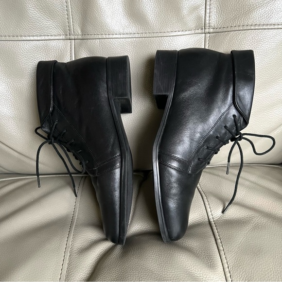 ST. JOHN'S BAY Black Leather Boots Sz 8.5 M Lace Up Ankle Y2K Retro Preppy Goth - Picture 5 of 15
